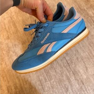 Reebok Women's Blue and Light Pink Fiori casual retro Sneakers